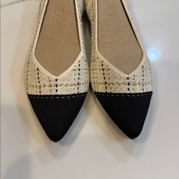 Rare retired Tuxedo Rothy's Cream tweed with black toe the Pointe II Flats 7.5 - Picture 5 of 9